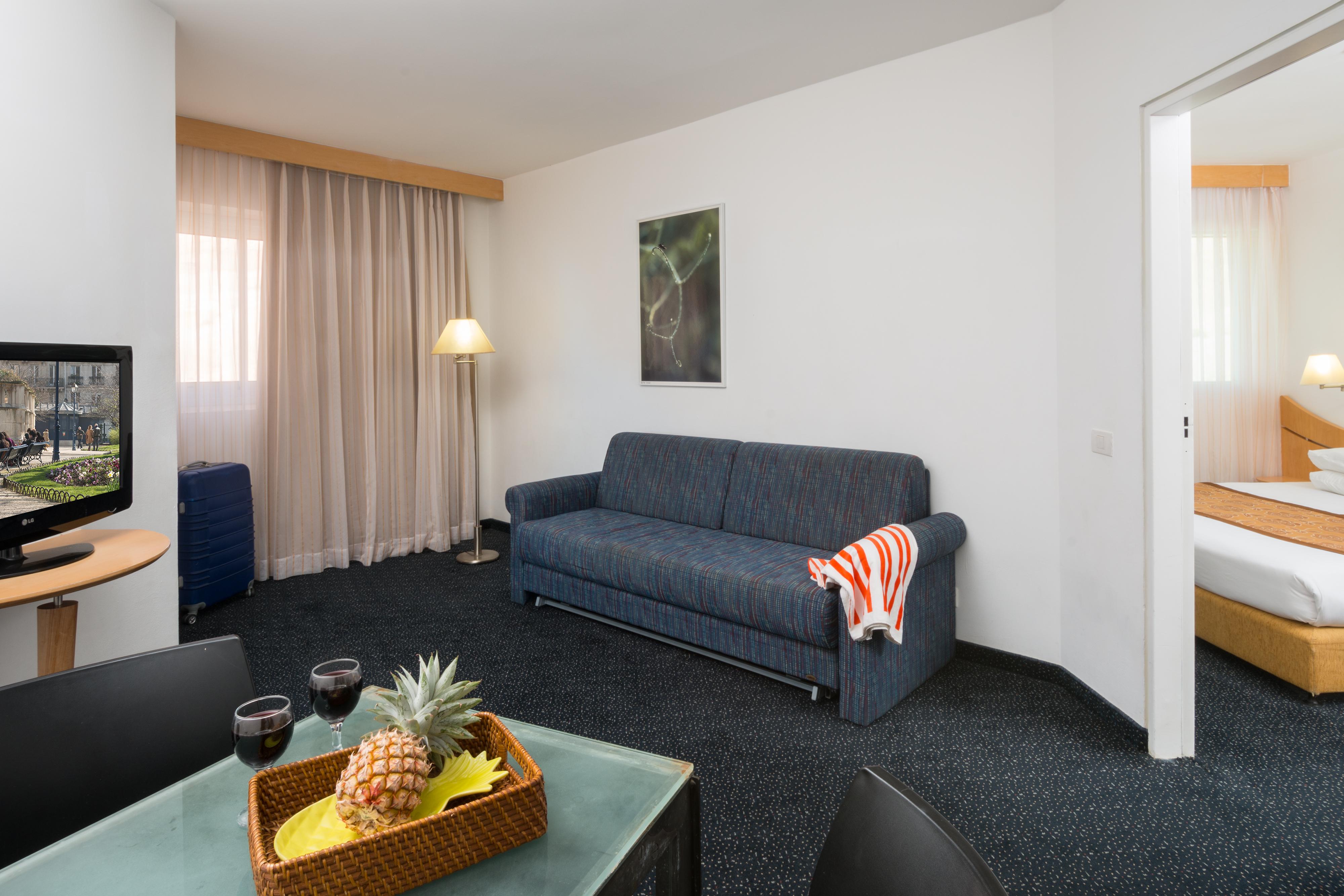 ليوناردو كلوب هوتيل البحر الميت - شامل كلياً نيفيه زوهار المظهر الخارجي الصورة A typical apartment