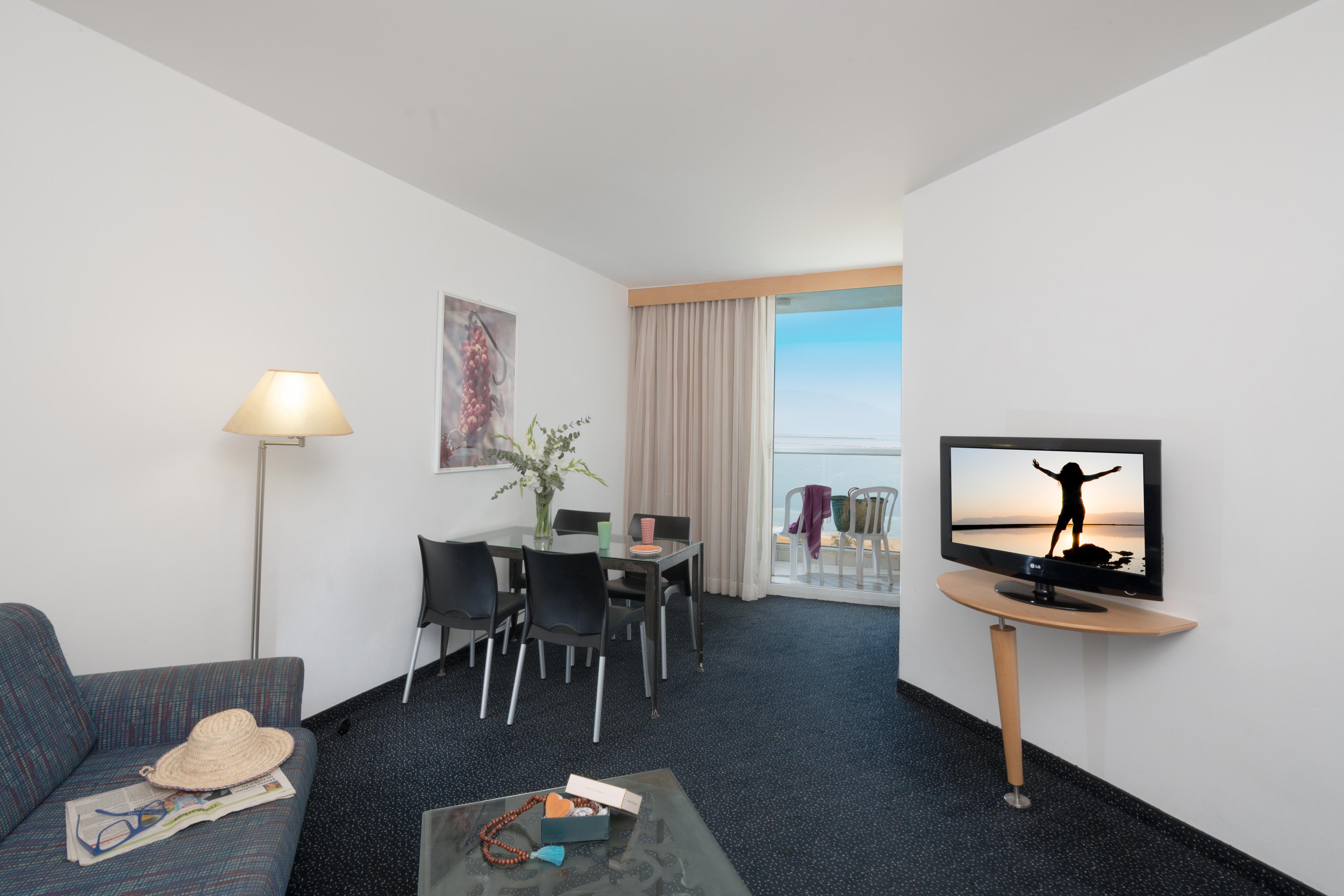 ليوناردو كلوب هوتيل البحر الميت - شامل كلياً نيفيه زوهار المظهر الخارجي الصورة A typical apartment
