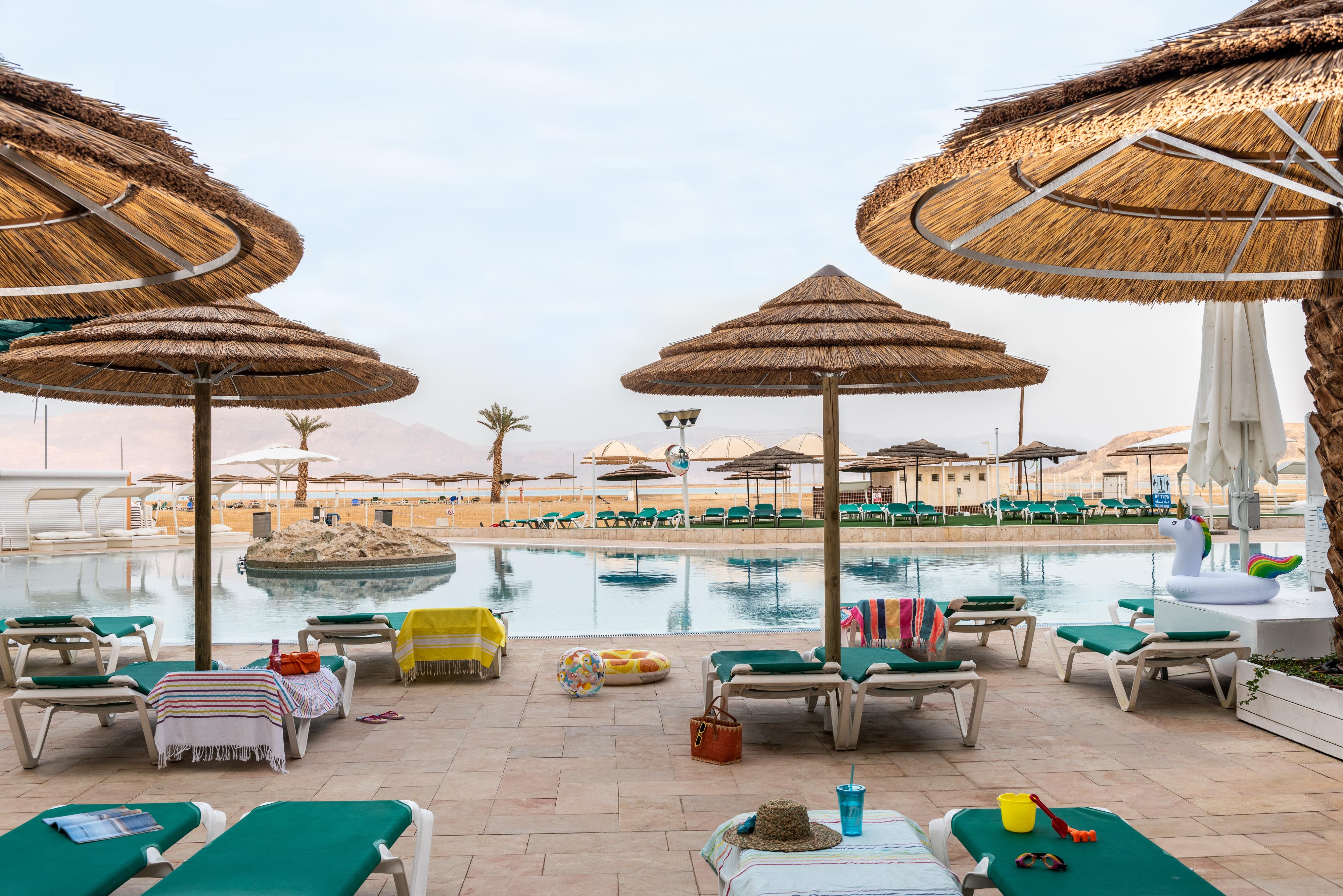 ليوناردو كلوب هوتيل البحر الميت - شامل كلياً نيفيه زوهار المظهر الخارجي الصورة The pool at the Hilton Sharm El Sheikh
